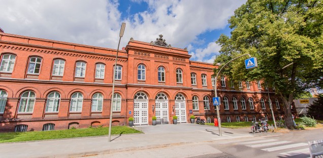  Verwaltungsgebäude