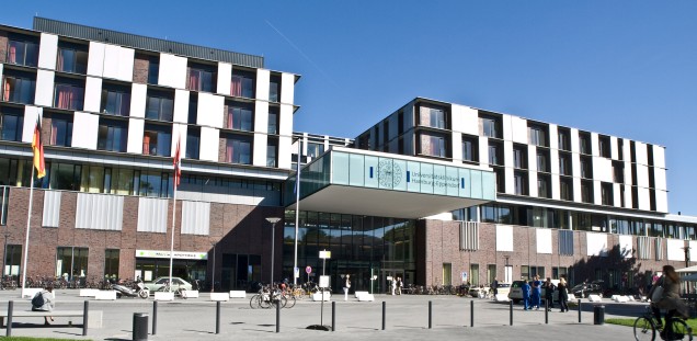 gebaeude_o10_neues_klinikum_eingang_4