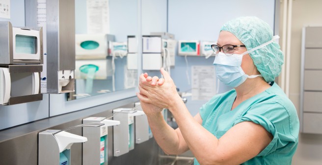 Mitarbeiterin in der Pflege