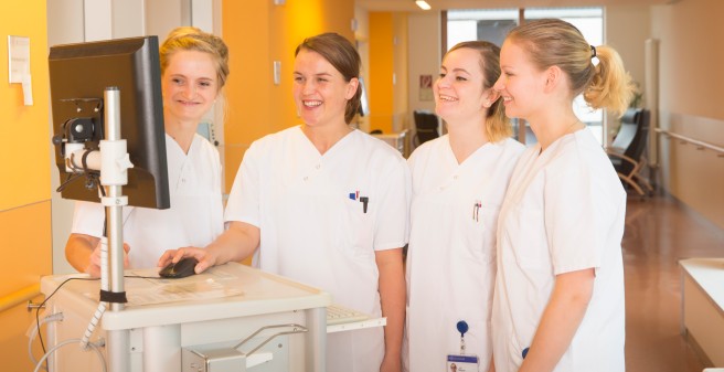 Pflichtpraktikum/Weiterbildung und Studium