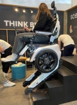 elektronischer Rollstuhl
