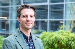 Dr. Manu Beerens