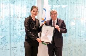Sportmedizierin Katrin Kauschke und IOC-Präsident Thomas Bach