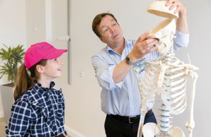 Mavie im Gespräch mit Prof. Dr. Ameling.