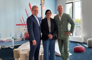 Prof. Dr. Christian Gerloff, Wissenschafts- und Gleichstellungssenatorin Maryam Blumenthal und Prof. Dr. Benjamin Ondruschka im Childhood-Haus des UKE