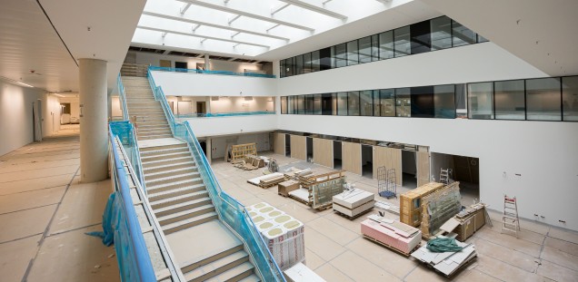 Einblick in das Foyer des neuen UHZ