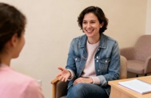 Beraterin mit Patientin