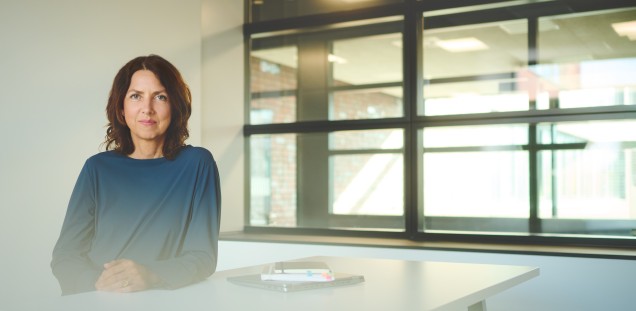 Prof. Nicole Fischer is standing in her institute