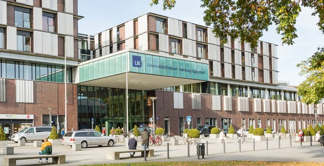 Eingang Hauptgebäude UKE
