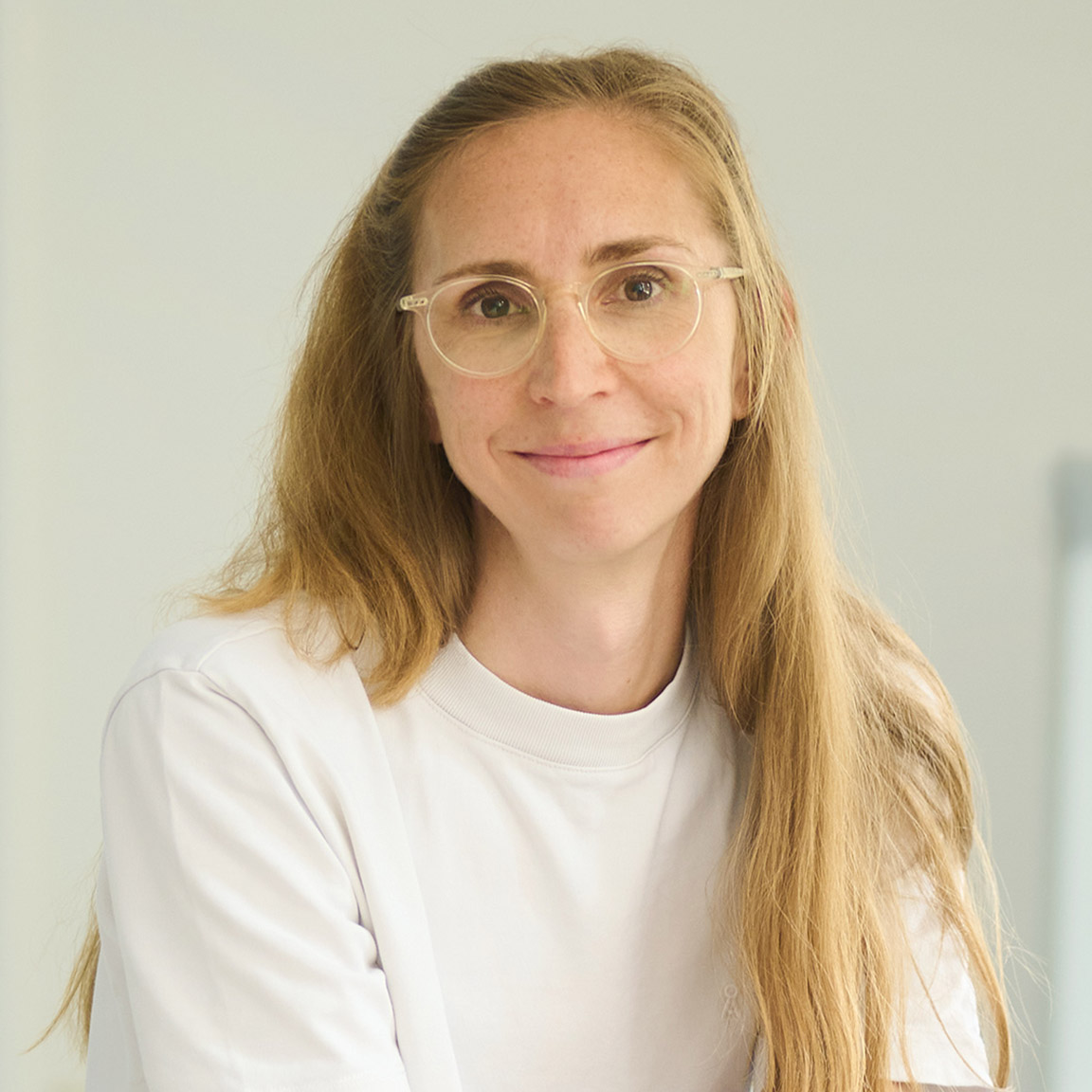 Portrait Prof. Dr. Laura Inhestern