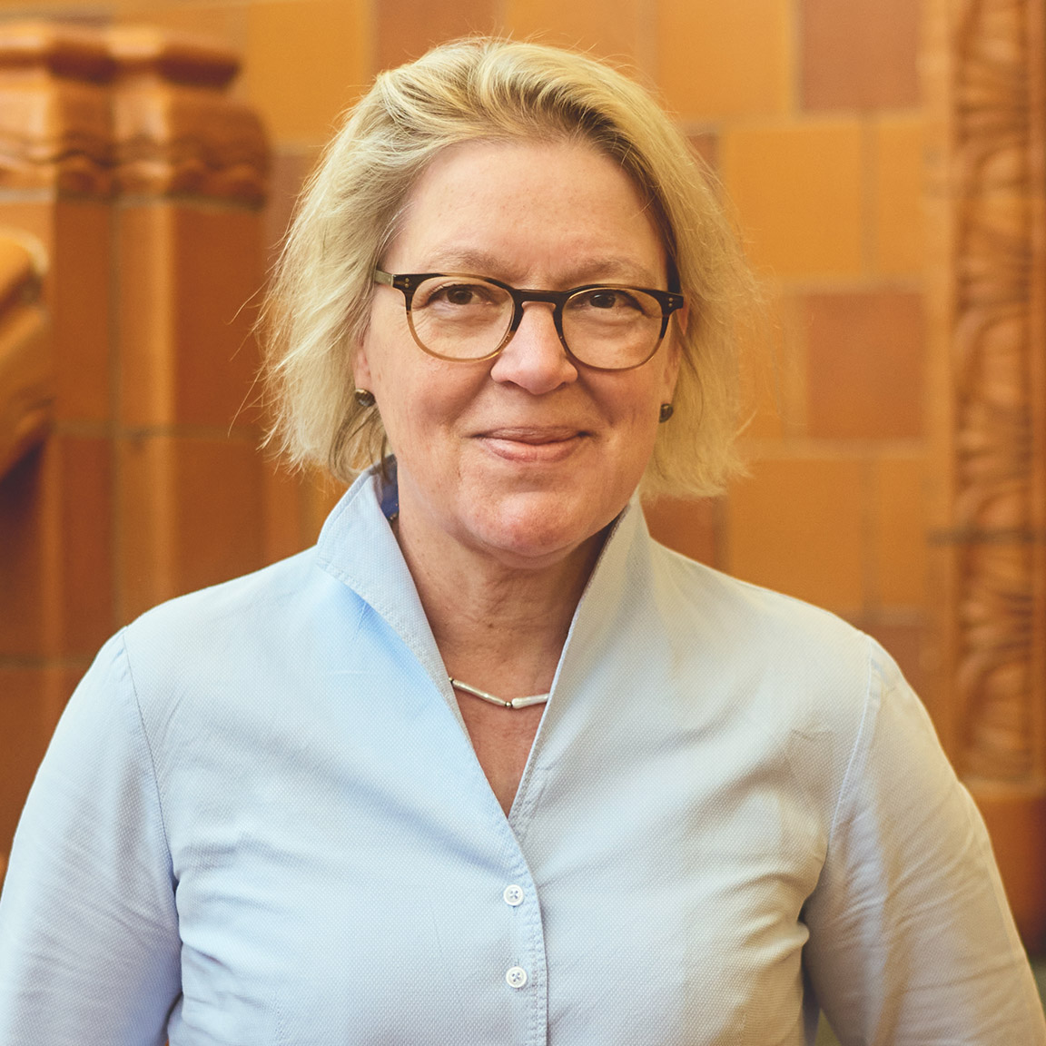 Portrait Prof. Dr. Elke Oetjen