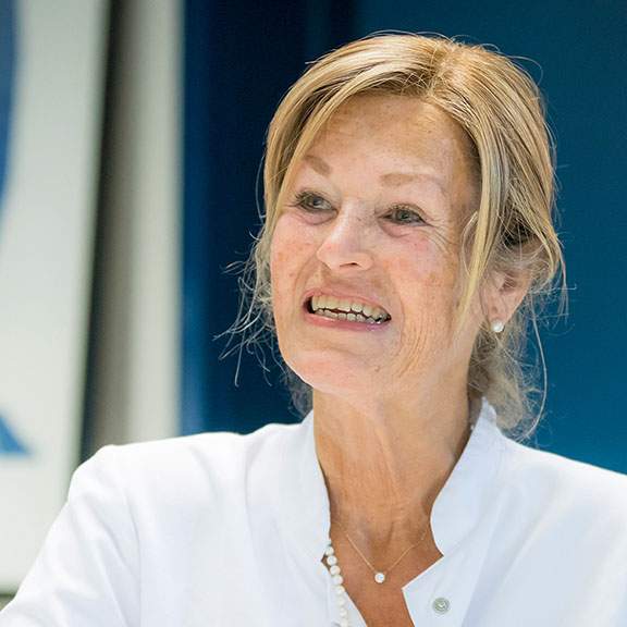 Portrait Frau Prof. Dr. Ulrike Ravens-Sieberer