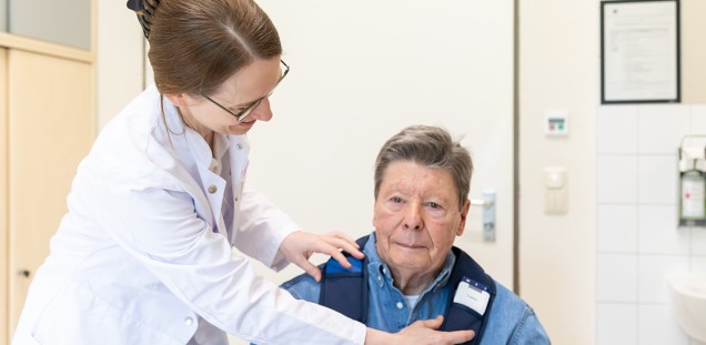 Überprüfung der Tiefen Hirnstimulation