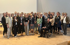 Team des Programms und Teilnehmer:innen der Auftaktveranstaltung
