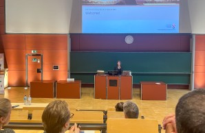 Begrüßung durch die Dekanin Prof. Dr. Blanche Schwappach-Pignataro