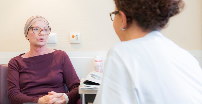 conversation between an inpatient and a nurse