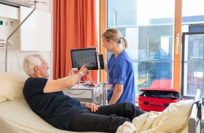 Über Ihr Patient:innenterminal können Sie eine Vielzahl an Angeboten nutzen